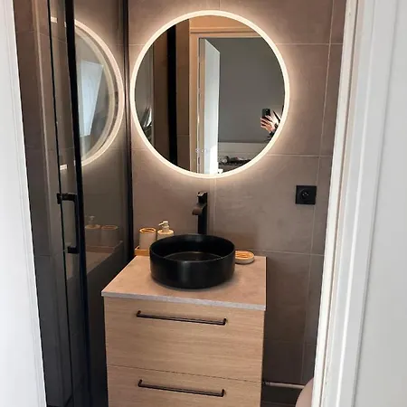 Vibedumarais - Modern Studio In Hyper Center Of Apartment Paris